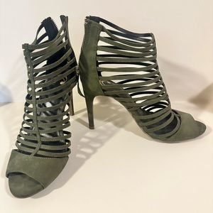 Green strap oh heels
